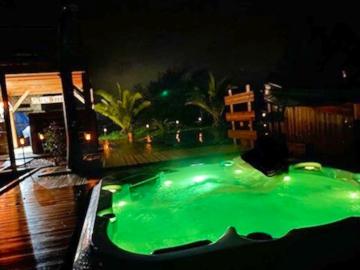 Appartement d'une chambre avec piscine privee jacuzzi et terrasse a Aiguillon