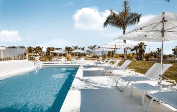 Nice apartment in Ragusa with Outdoor swimming pool, WiFi and 2 Bedrooms