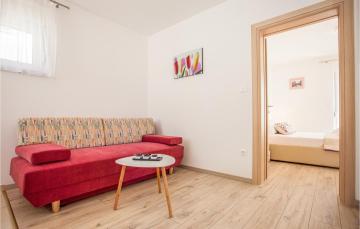 Beautiful apartment in Baska Voda with 1 Bedrooms