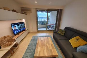 Charming apartment with balcony downtown