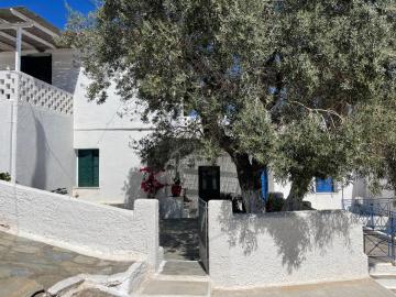 Fisherman s cottage at top of Korissia port