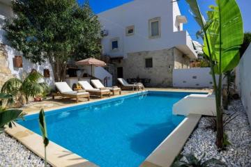 Traditional House 1 with Pool