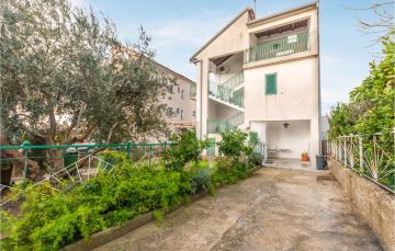 Beautiful home in Biograd na Moru with WiFi and 3 Bedrooms
