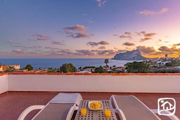 Villa Odisea by Abahana Villas