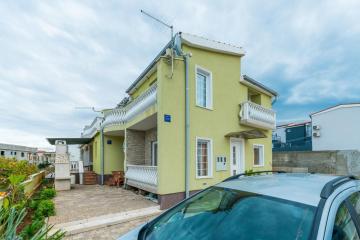 Apartment Mahnet