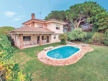 Nice house with garden and pool L
