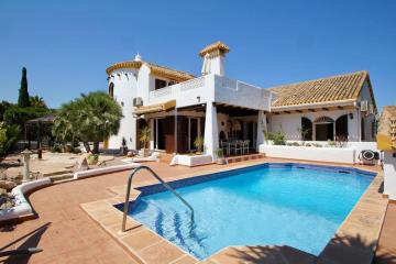 Ibiza style villa first line to golf!