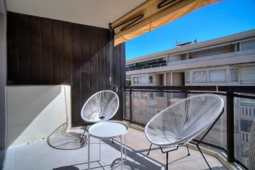 REF 1745 - Cannes City Center - Clear sea view - Renovated studio