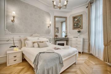 Luxueux 250m2 7CH aux Galeries Lafayette - Rare