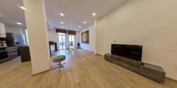 85m Near The City Center and The Train Station