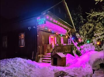 Châlet 8 personnes + grand terrain et rivière