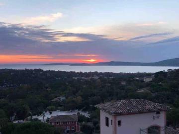 Appartement vue mer sur St Tropez - piscine