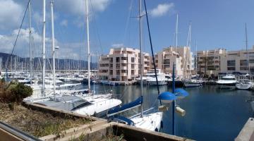 Terrasse sur la mer