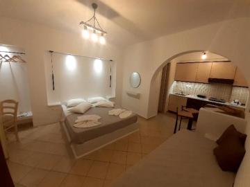 Little Yard Studios & Apartments #6