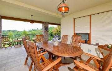 Amazing home in Varazdin Breg with 3 Bedrooms, WiFi and Heated swimming pool