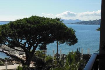Amazing studio in Juan les Pins with a large terrasse & seaview parking
