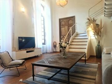 Appartement de charme en centre ville 150 m2 , terrasse, clim, cheminée, wifi