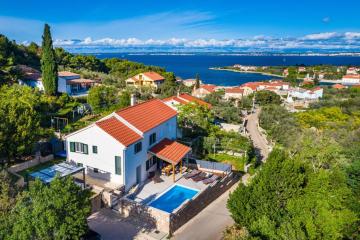 Holiday Home Lukoran (4200)