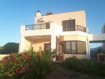 Lovely 3-Bed House in Chania