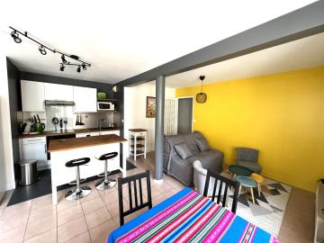 Reims centre appartement Balcon & Stationnement
