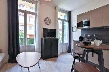 Immeuble Paul Doumer (7)- Very nice studio refurbi