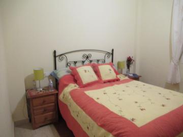 Lovely double room with private bathroom and pool