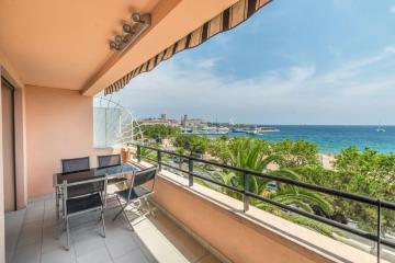 Le Liberty - Beautiful 67m beachfront in Frejus