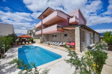 Villa pool Princ and Tifany
