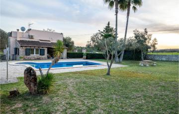 Stunning Home In Sineu With Wifi, Private Swimming Pool And Outdoor Swimming Pool