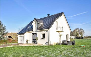 Nice home in Lyons-la-Fort with 4 Bedrooms and WiFi