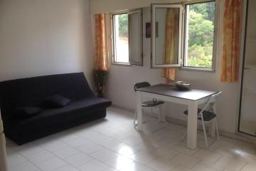 Studio with balcony in Nice - 15 min from the sea