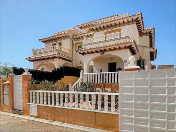 Stunning holiday home in Cabo Roig not far from the beach