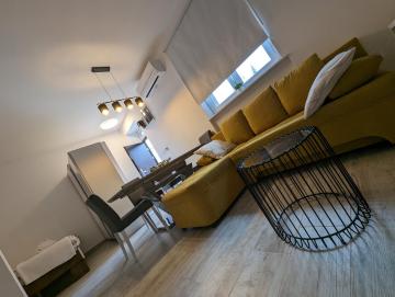 Quiet Studio w Floor Heating, Queen Bed, 65