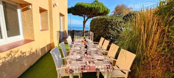 Apartamento con jardín a 11 metros de la playa. B1.
