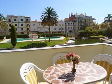 Moderno y renovado apartamento en zona residencial