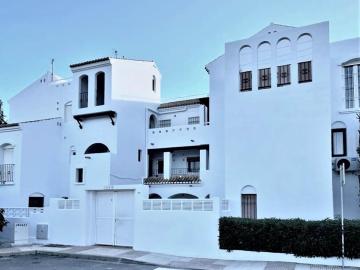 Pleasant apartment in Roquetas de Mar with garden