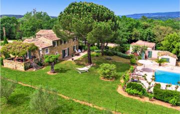 Nice home in St, Andr dOlrargues with Outdoor swimming pool, 2 Bedrooms and WiFi