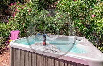 Beautiful home in Vabriga with Jacuzzi, WiFi and 3 Bedrooms