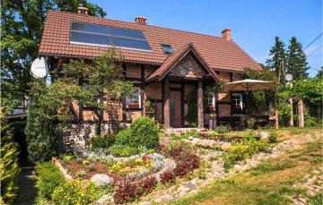Stunning home in USTKA with WiFi and 3 Bedrooms