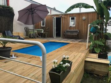 SURF HOUSSE