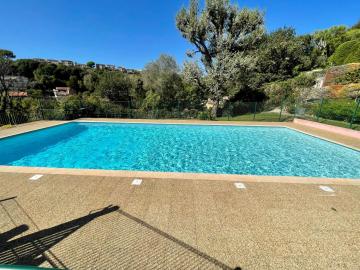 2 pièces, piscine, terrasse, jardin, à 10 minutes de la mer