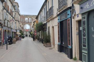 studio entier bien désservi 12m2
