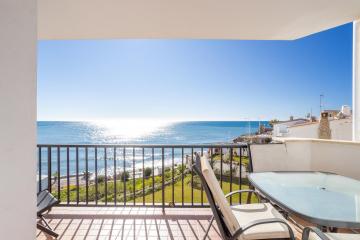 Arce 13 Nerja beach and sun