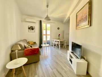 Joli appartement climatisé à 2 minutes des plages