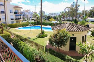 Apartment 10 minutes walk from Puerto Banus