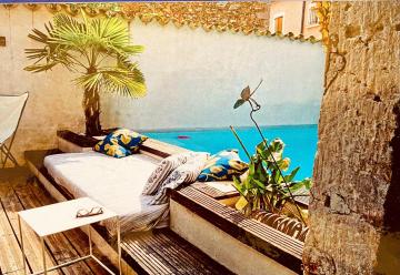 Villa 6 personnes piscine centre village Lussan Gard
