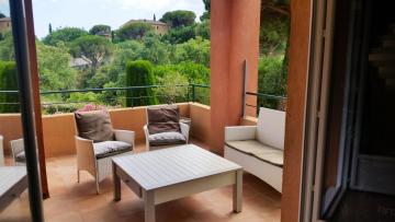 Appartement de 2 chambres avec piscine partagee terrasse amenagee et wifi a Roquebrune sur Argens a 1 km de la plage