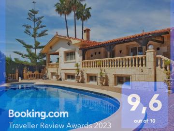 Villa Tres Palmeras muy cerca de Albir y Benidorm