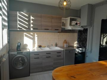 Superbe appartement, deux chambres,cave, parking