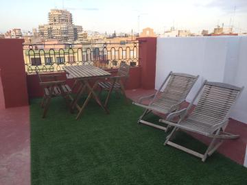 cosy apt terrace in downtown